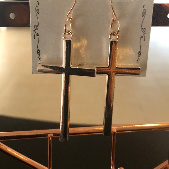 GOLD FASHION CROSS EARRINGS! - Picture 2 of 8
